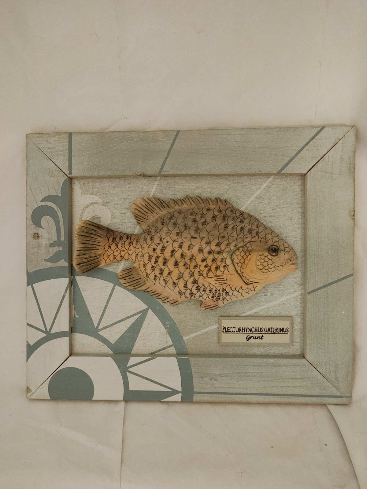 Grunt 3-D Wood Decor Picture 11.5×9.5″ Distressed Finish