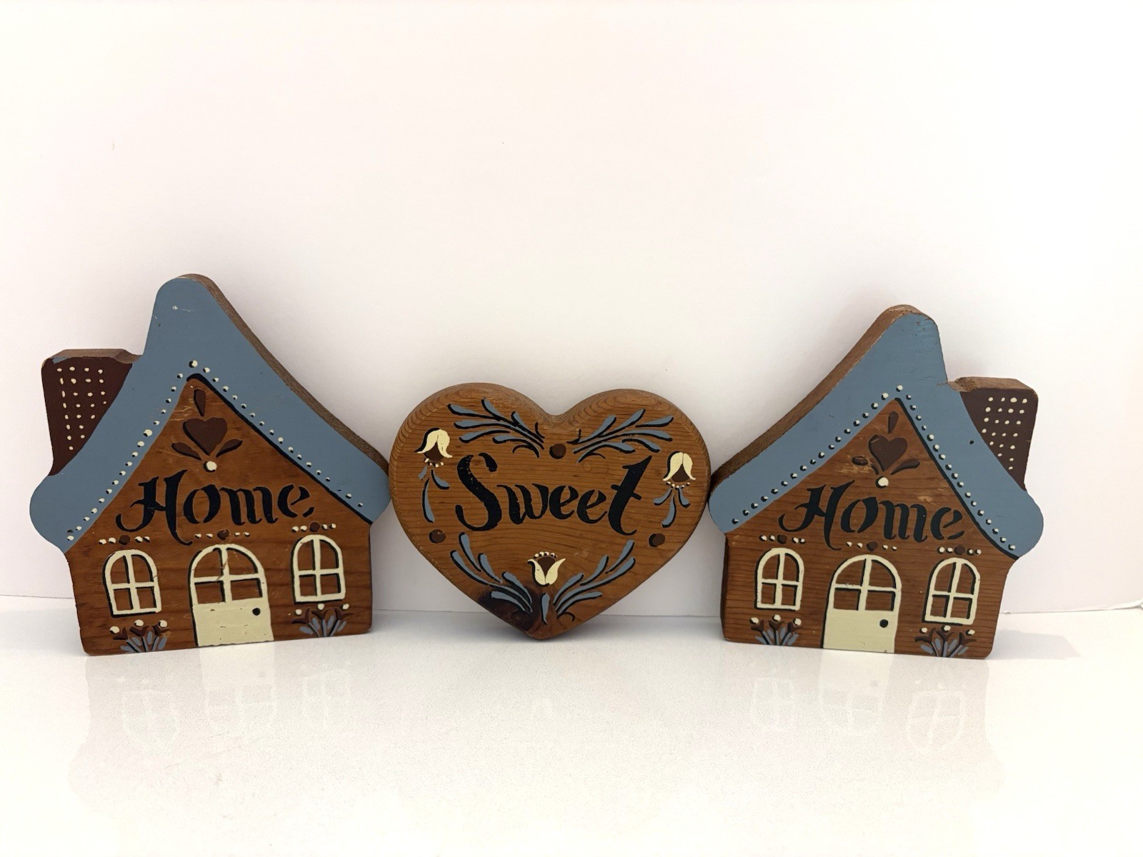 Vintage Wall Decor «Home Sweet Home» Wooden Houses Heart Country Cottage Core