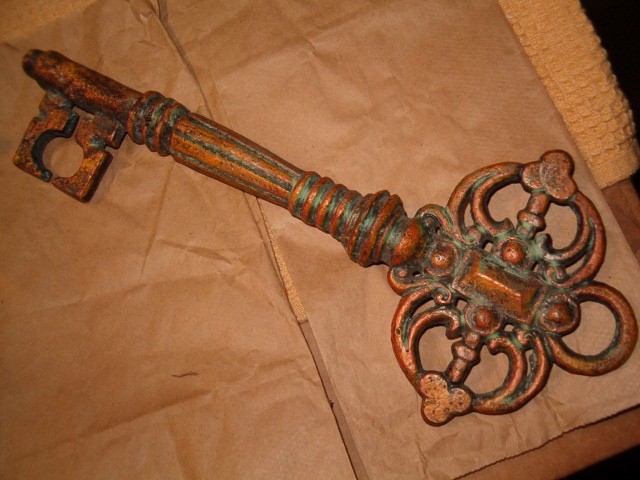 Metal Ornate Skeleton Key Wall Décor 11.5 in long Has Very Rustic Look Unmarked