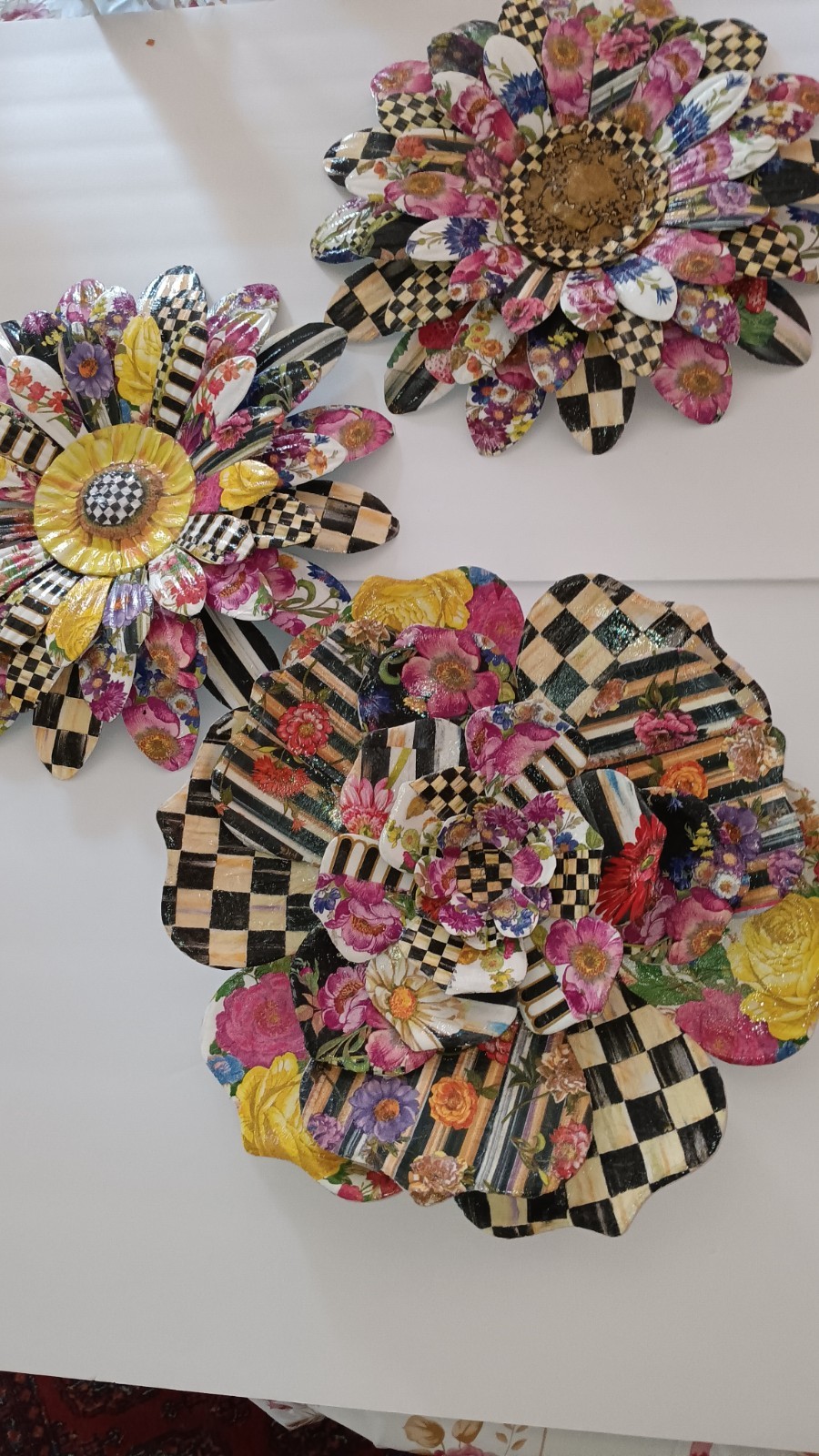 RESERVED FOR RGri3387 3 METAL LARGE 16» FLOWERS,MADE BY ME