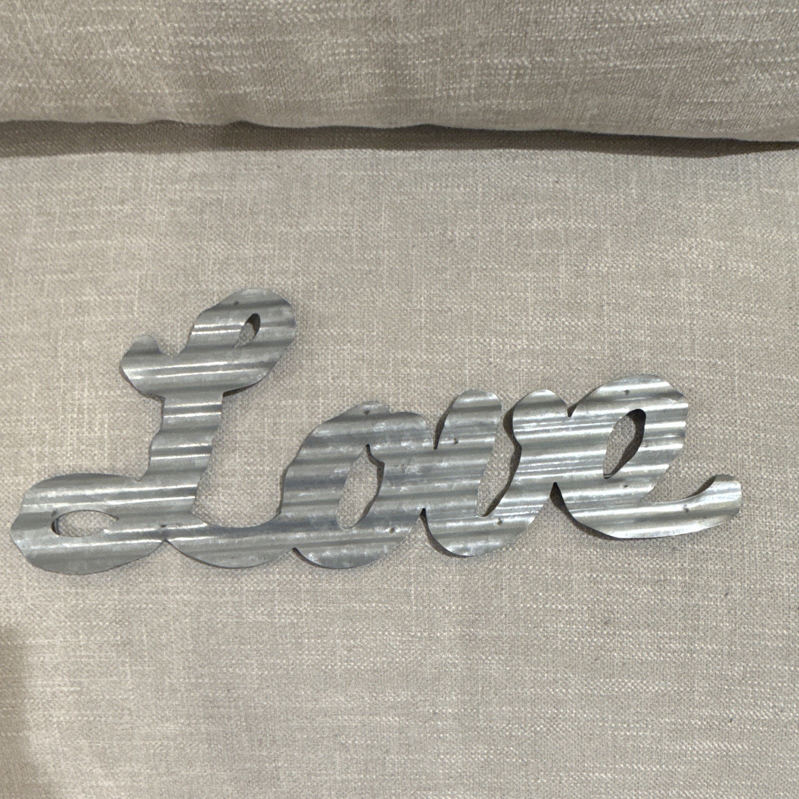Silver Metallic Metal «Love» Word Sign Wall Decor Modern Horizontal Letters