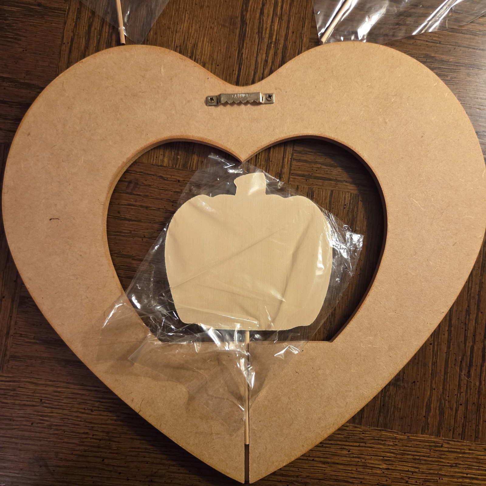 Cottagecore Heart Country Wall Hanging Interchangeable Holidays (5)